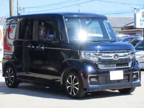 Honda N-BOX Custom