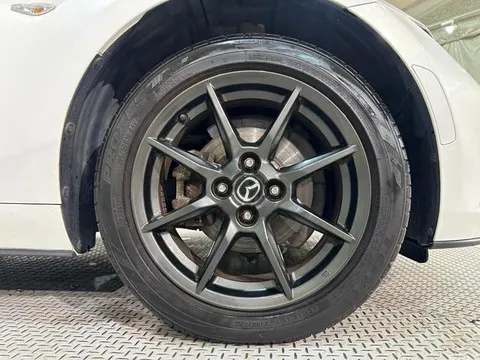 Mazda MX-5 (Roadster)