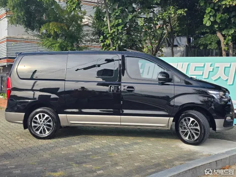 Hyundai Grand Starex