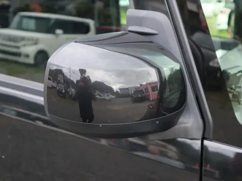 Toyota Pixis Mega