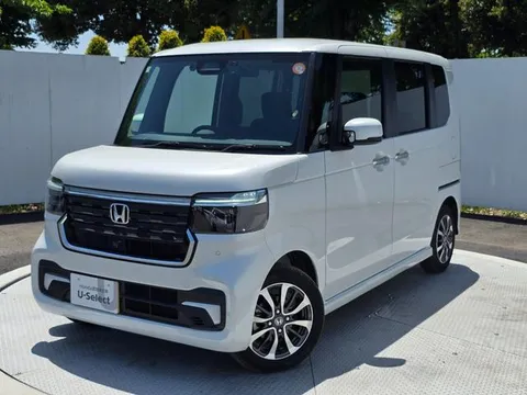 Honda N-BOX Custom