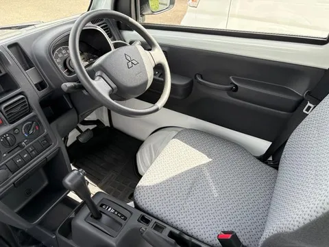 Mitsubishi Minicab Truck