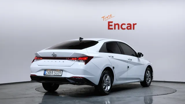 Hyundai Elantra (Avante)