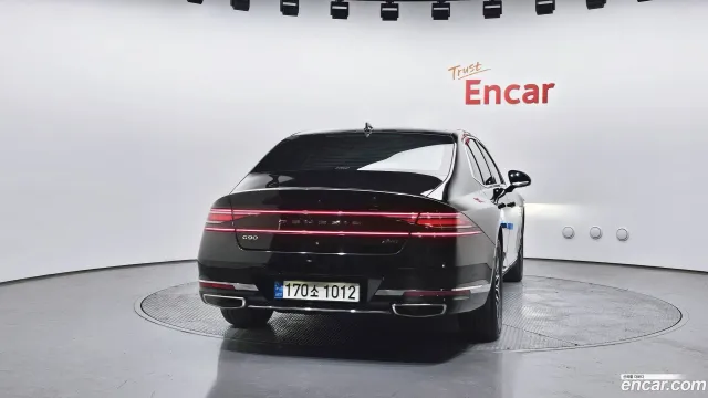 Genesis G90