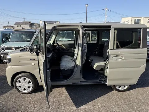 Suzuki Spacia