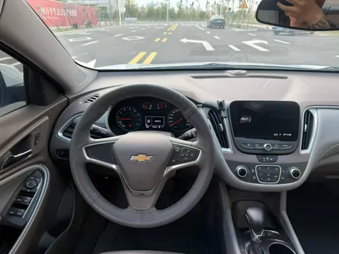 Chevrolet Malibu XL