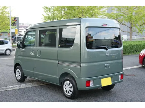 Nissan Clipper Van