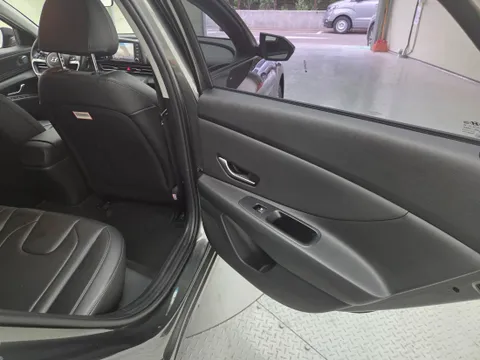 Hyundai Elantra (Avante)