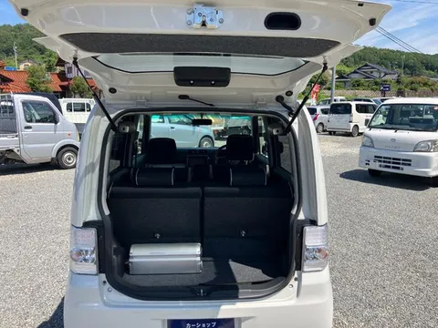 Toyota Pixis Space