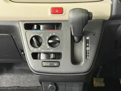 Daihatsu Mira Tocot