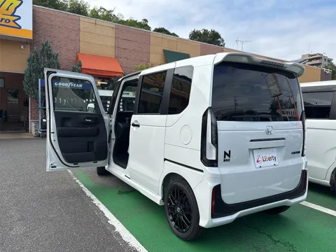 Honda N-BOX Custom