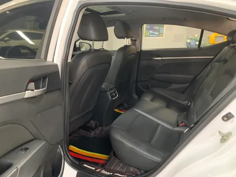Hyundai Elantra (Avante)