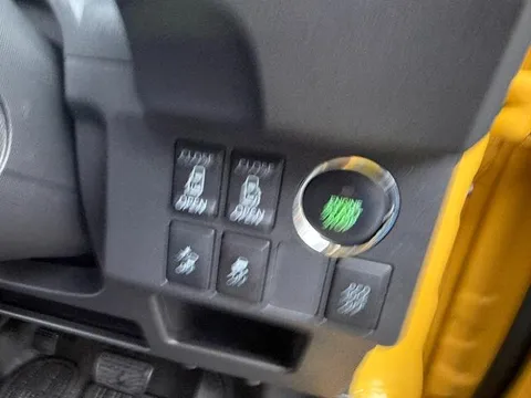 Toyota Pixis Mega
