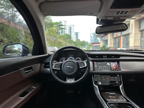 Jaguar XFL