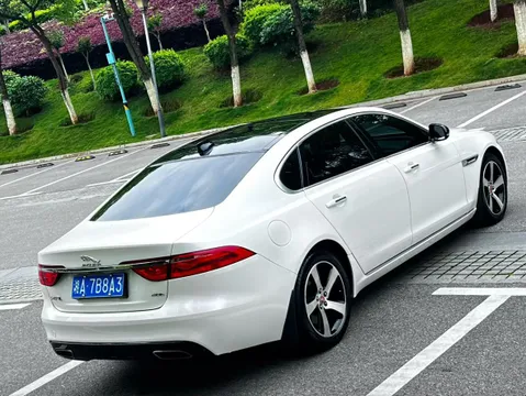 Jaguar XFL