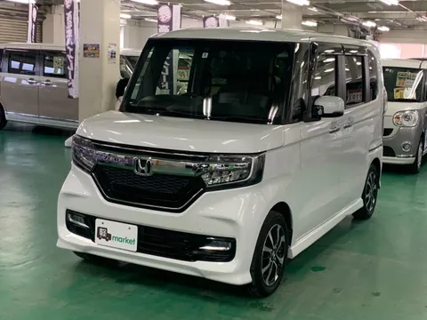 Honda N-BOX Custom