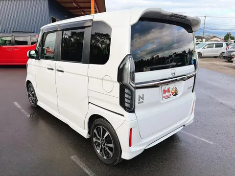 Honda N-BOX Custom
