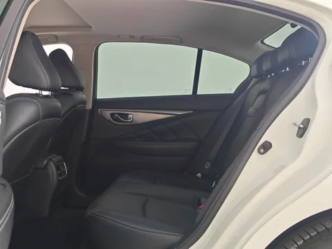 Infiniti Q50L