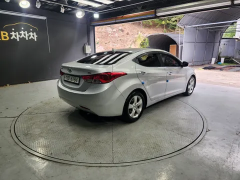 Hyundai Elantra (Avante)