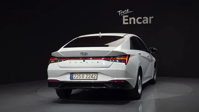 Hyundai Elantra (Avante)