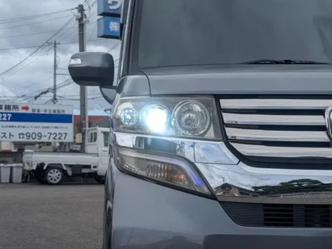 Honda N-BOX Custom