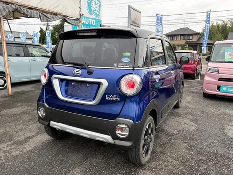 Daihatsu Cast