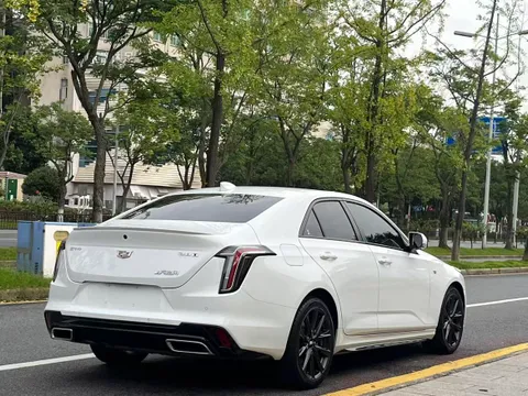 Cadillac CT4