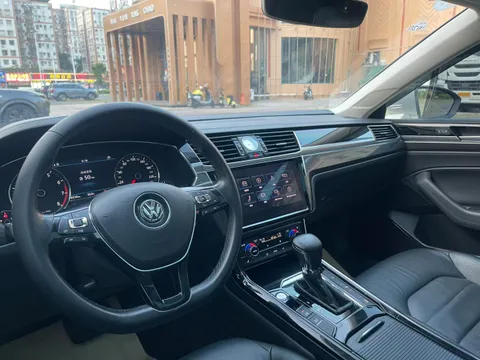 Volkswagen Phideon