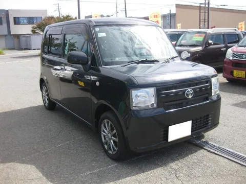 Toyota Pixis Space