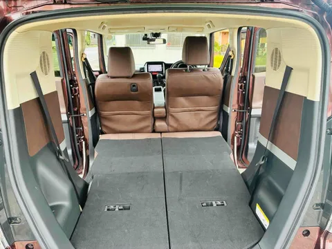 Honda N-BOX Slash