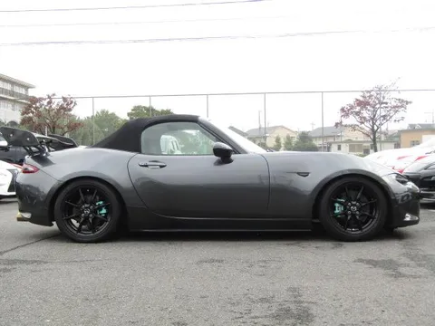 Mazda MX-5 (Roadster)