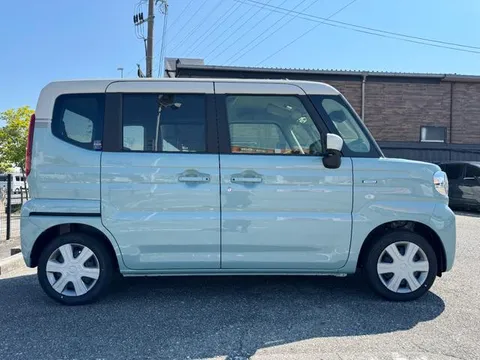 Suzuki Spacia