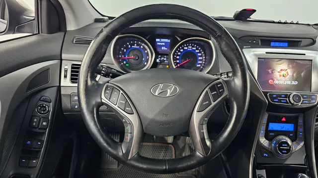 Hyundai Elantra (Avante)