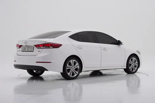 Hyundai Elantra (Avante)