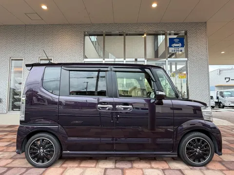 Honda N-BOX Custom