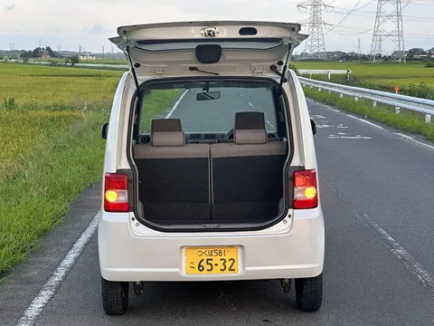 Daihatsu Move Conte