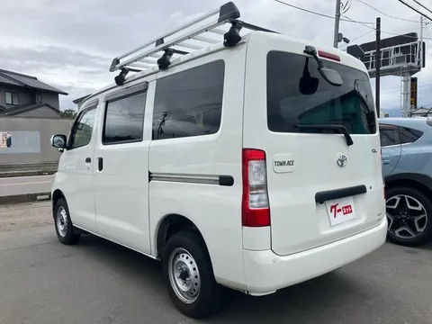 Toyota TownAce Van