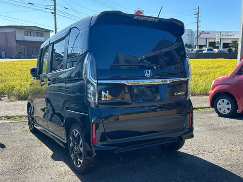 Honda N-BOX Custom