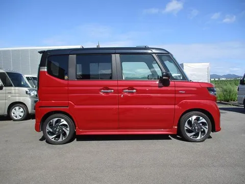 Suzuki Spacia Custom