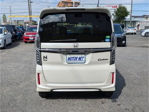 Honda N-BOX Custom