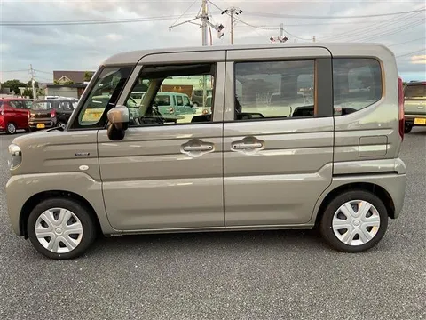 Suzuki Spacia