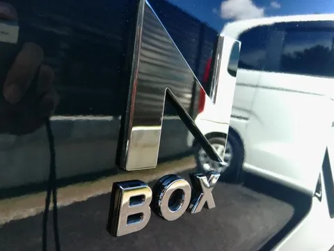 Honda N-BOX Custom