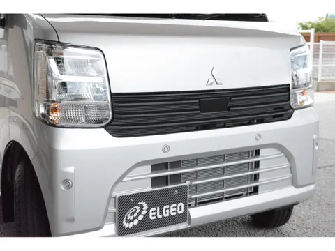Mitsubishi Minicab Van