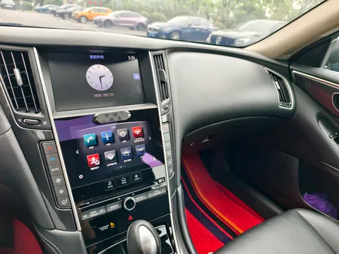 Infiniti Q50L