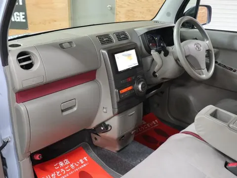 Toyota Pixis Space