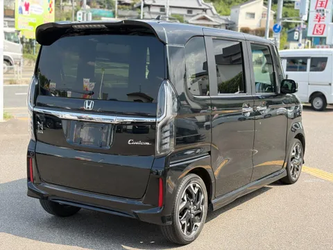 Honda N-BOX Custom