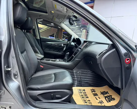 Infiniti Q50L