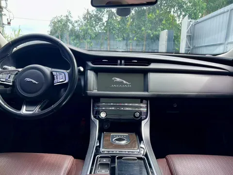 Jaguar XFL
