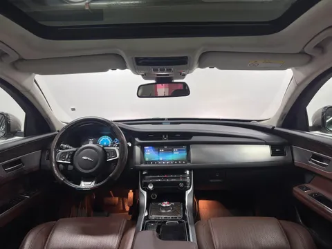 Jaguar XFL