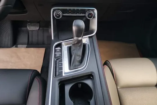 Geely Binray